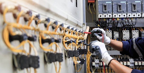 Professional Electrician technician working in Paris, TN
